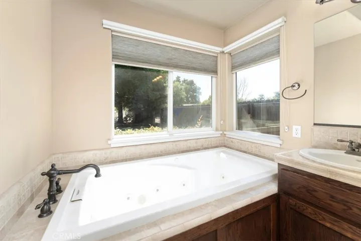 8300 Sherwood Boulevard, Los Molinos, California 96055