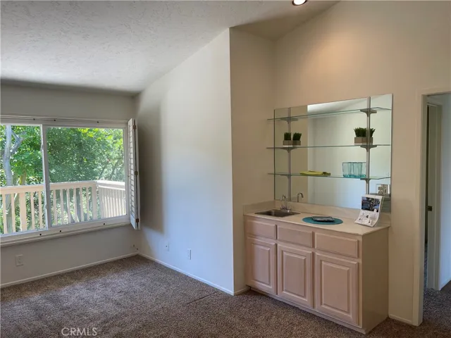Wet bar in the family room