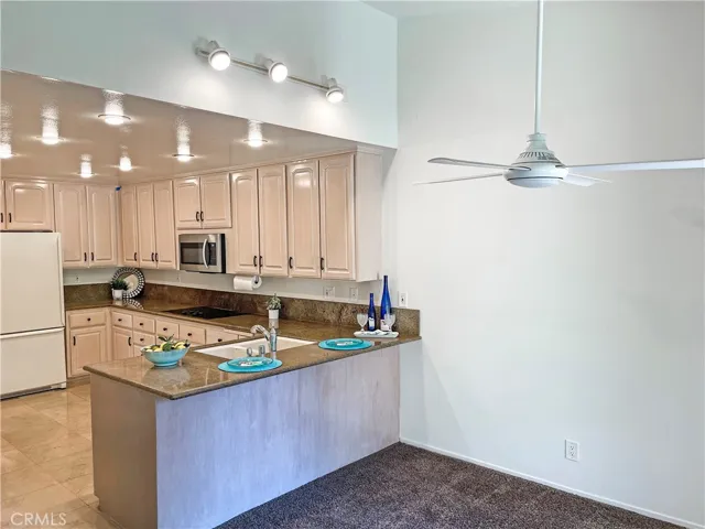 Recessed lighting in the kitchen.