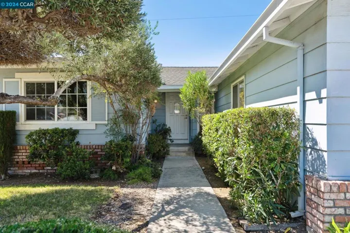 2141 Robles Dr, Antioch, California 94509