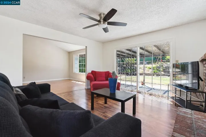 2141 Robles Dr, Antioch, California 94509