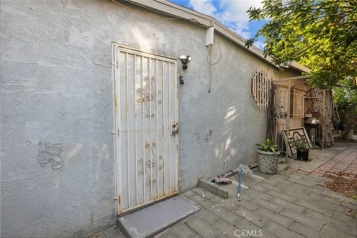 Detached Permitted Rec Room w/ Private Entrance