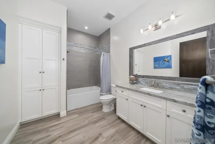 472 Arroyo Drive, Encinitas, California 92024