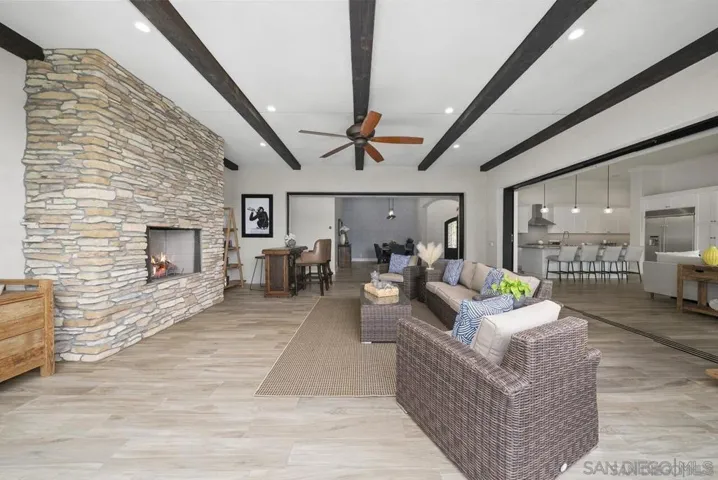 472 Arroyo Drive, Encinitas, California 92024