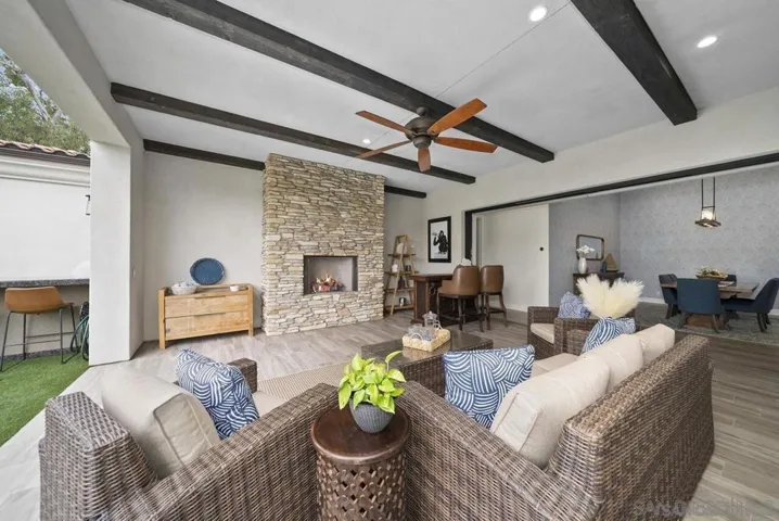 472 Arroyo Drive, Encinitas, California 92024