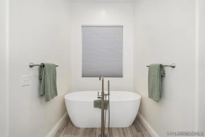 472 Arroyo Drive, Encinitas, California 92024