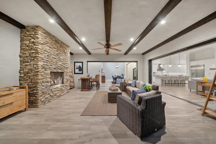 472 Arroyo Drive, Encinitas, California 92024