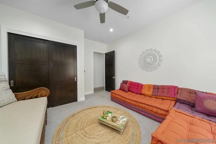 472 Arroyo Drive, Encinitas, California 92024