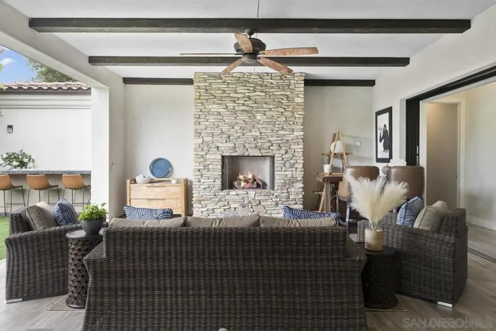 472 Arroyo Drive, Encinitas, California 92024
