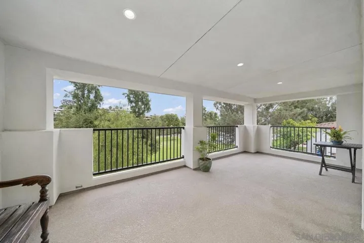 472 Arroyo Drive, Encinitas, California 92024