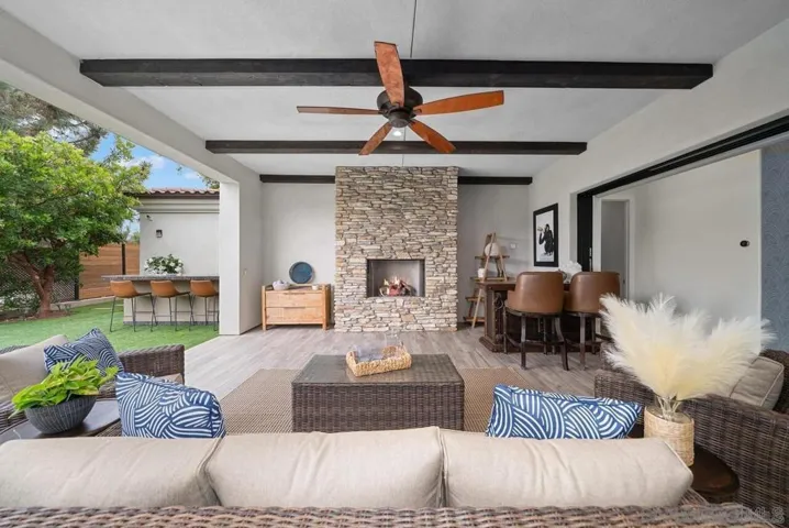 472 Arroyo Drive, Encinitas, California 92024