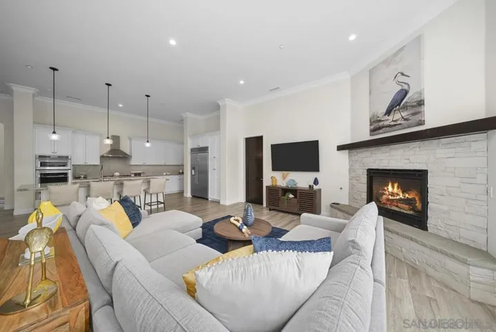472 Arroyo Drive, Encinitas, California 92024
