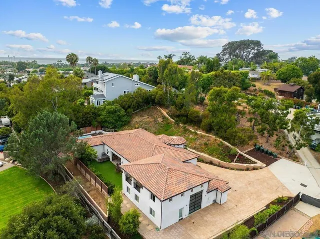 472 Arroyo Drive, Encinitas, California 92024