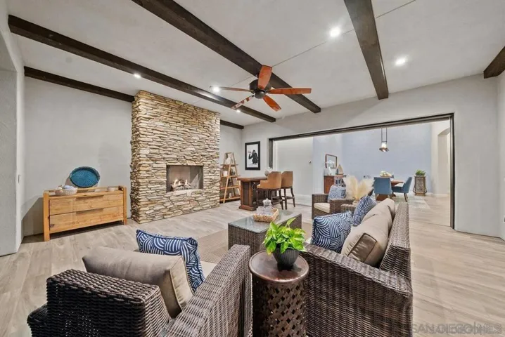 472 Arroyo Drive, Encinitas, California 92024