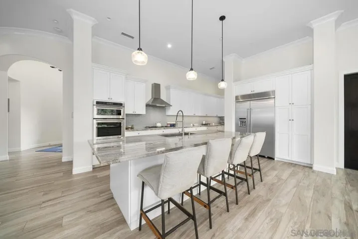 472 Arroyo Drive, Encinitas, California 92024