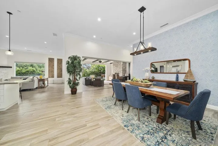 472 Arroyo Drive, Encinitas, California 92024