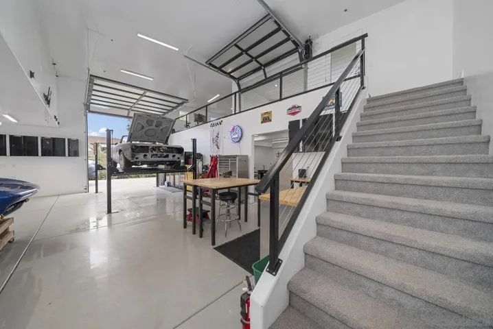 472 Arroyo Drive, Encinitas, California 92024