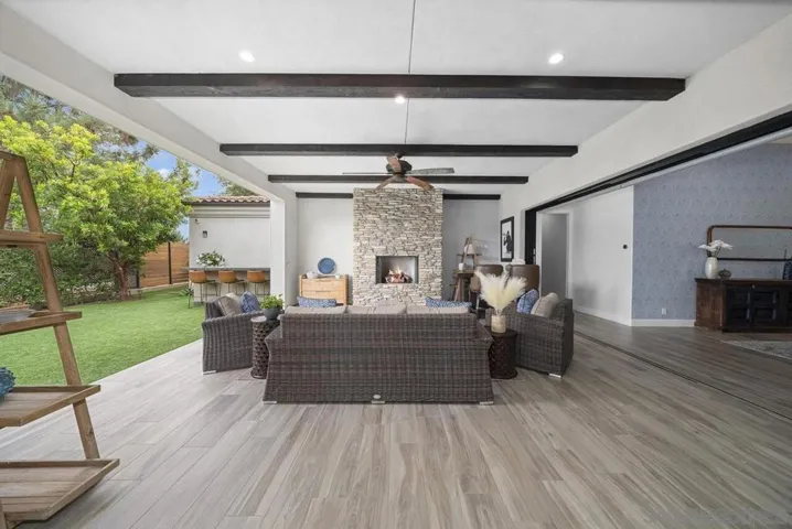 472 Arroyo Drive, Encinitas, California 92024