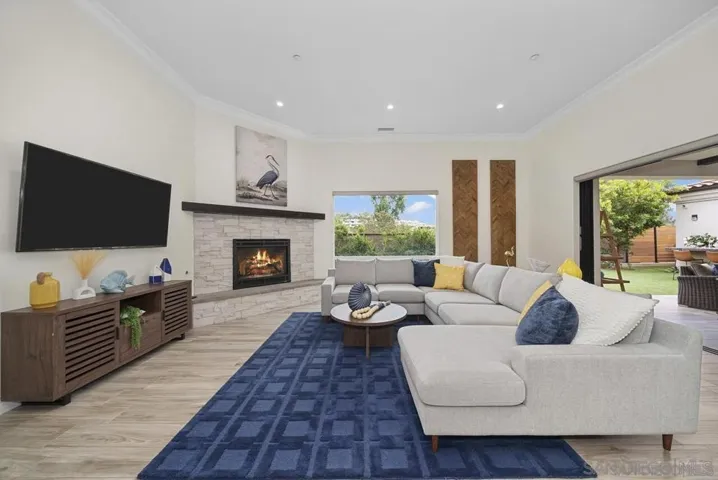 472 Arroyo Drive, Encinitas, California 92024