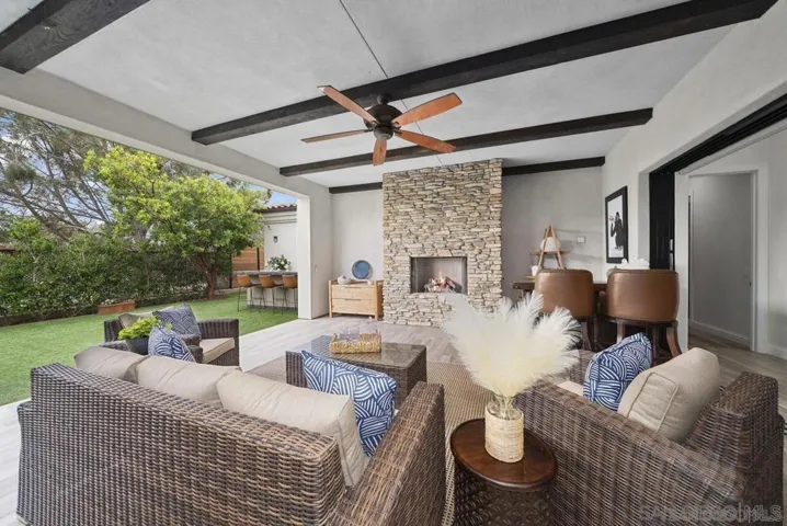 472 Arroyo Drive, Encinitas, California 92024