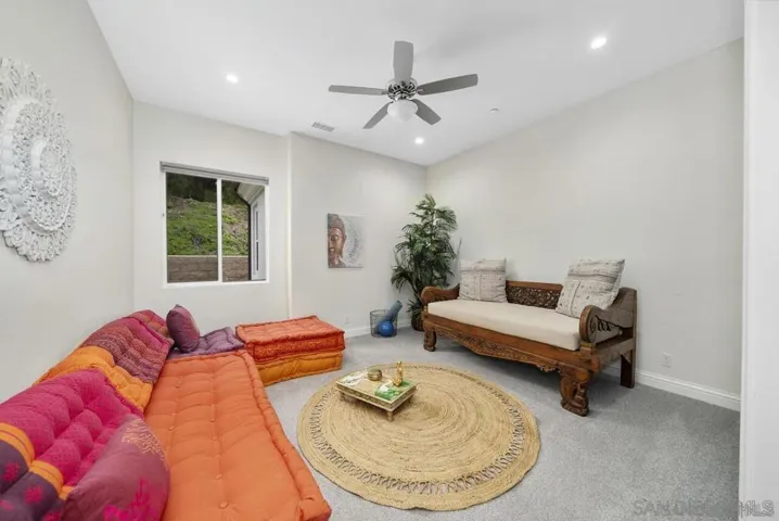 472 Arroyo Drive, Encinitas, California 92024