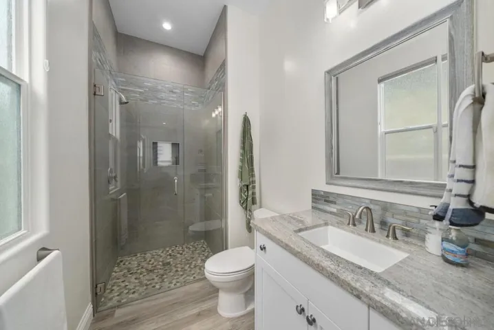 472 Arroyo Drive, Encinitas, California 92024