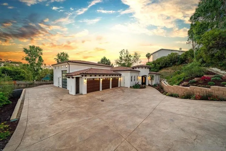472 Arroyo Drive, Encinitas, California 92024