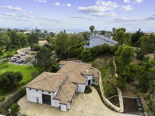 472 Arroyo Drive, Encinitas, California 92024