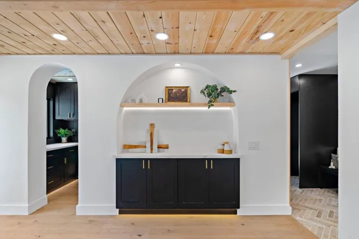 1881 Avenida Josefa, Encinitas, California 92024