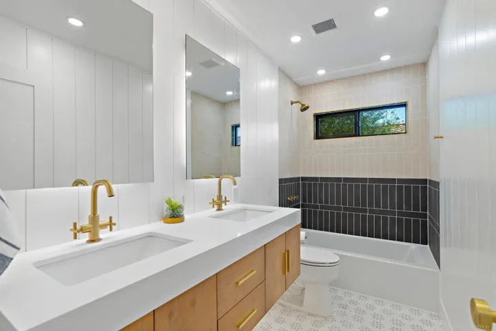 1881 Avenida Josefa, Encinitas, California 92024