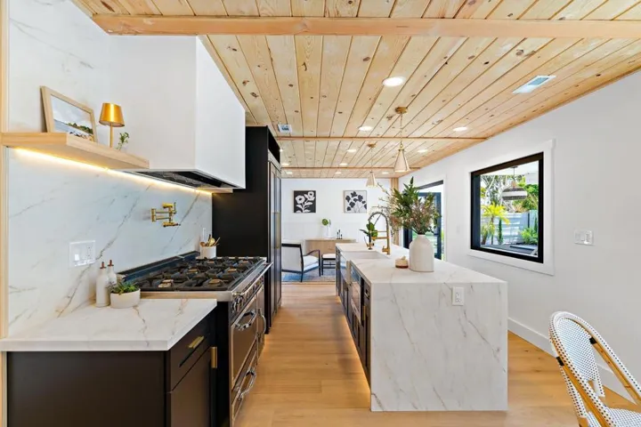 1881 Avenida Josefa, Encinitas, California 92024