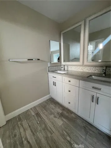 master vanity with 2 medicine cabinets