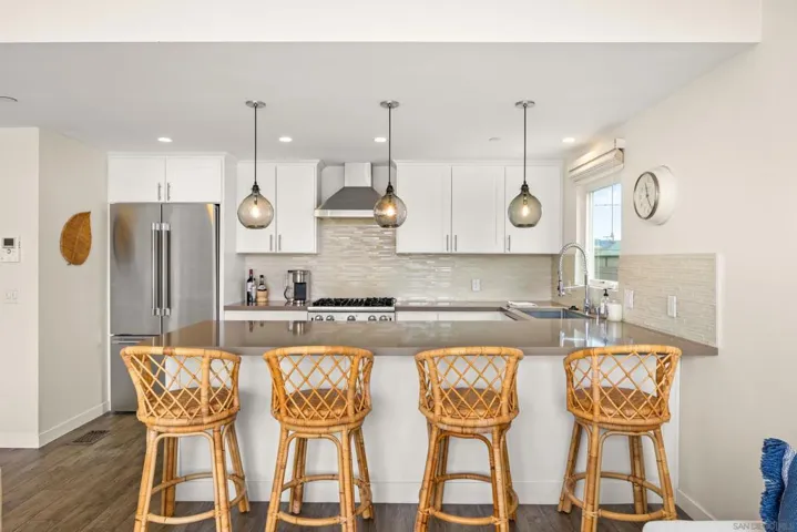 804 Ostend Court, San Diego, California 92109