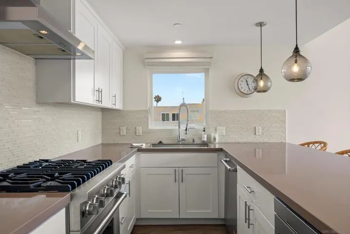 804 Ostend Court, San Diego, California 92109
