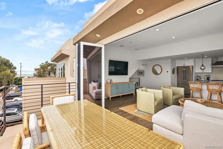 804 Ostend Court, San Diego, California 92109
