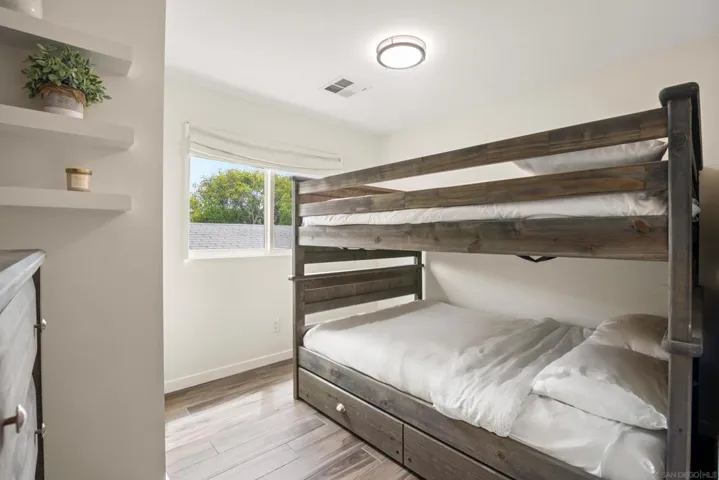 804 Ostend Court, San Diego, California 92109