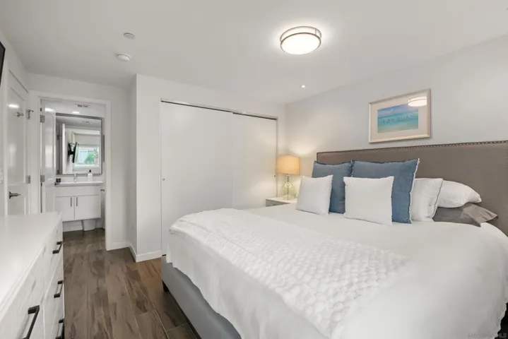 804 Ostend Court, San Diego, California 92109