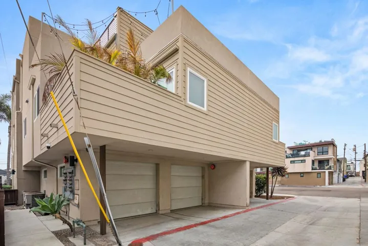 804 Ostend Court, San Diego, California 92109