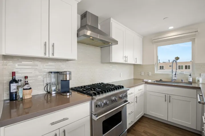 804 Ostend Court, San Diego, California 92109