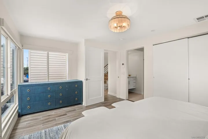 804 Ostend Court, San Diego, California 92109