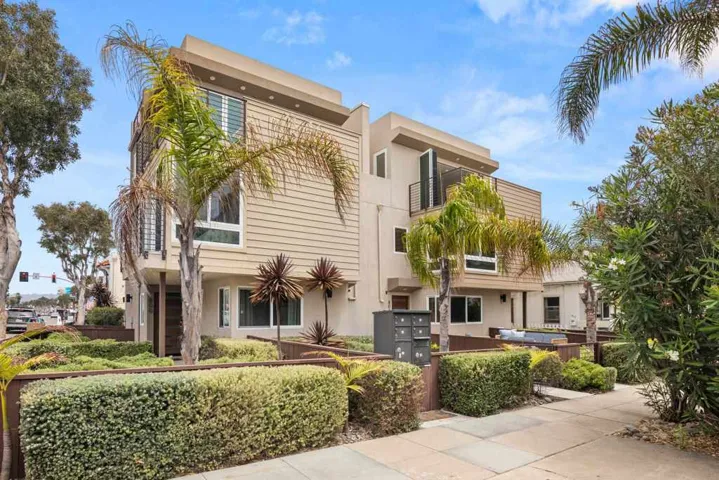 804 Ostend Court, San Diego, California 92109