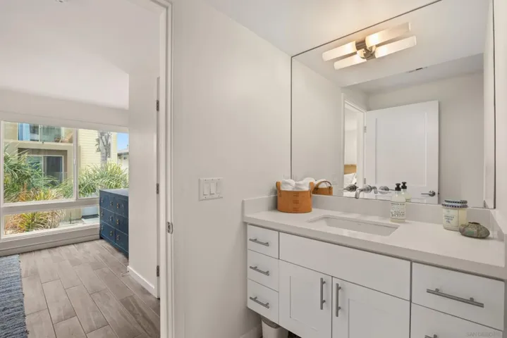 804 Ostend Court, San Diego, California 92109