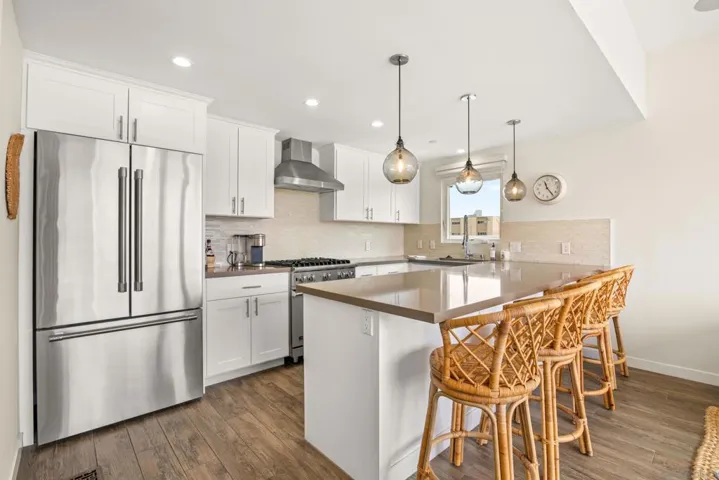 804 Ostend Court, San Diego, California 92109