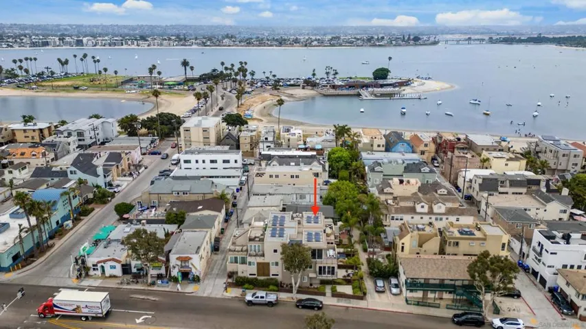 804 Ostend Court, San Diego, California 92109