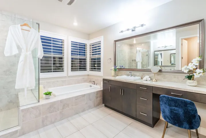 6700 Kenmar Way, San Diego, California 92130