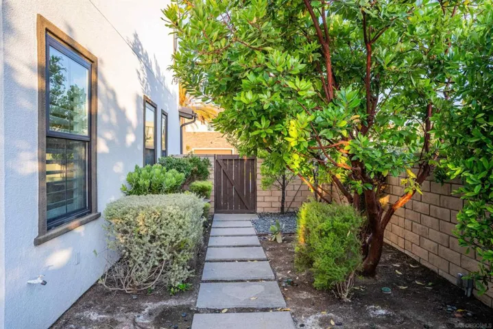 6700 Kenmar Way, San Diego, California 92130