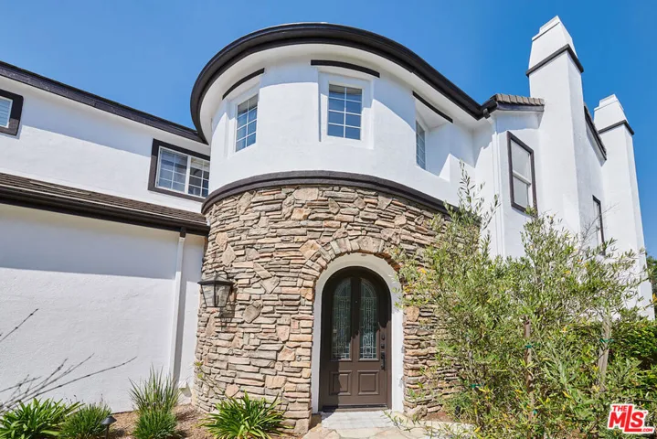 904 Blackbourne, Oak Park, California 91377