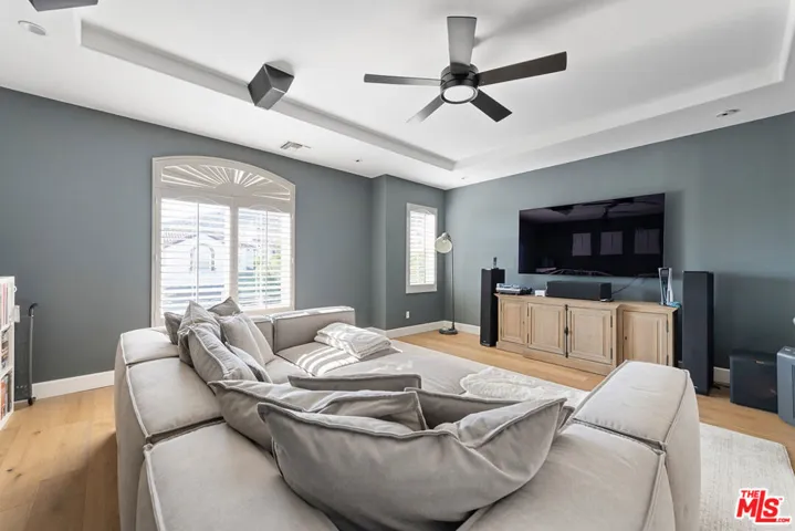 904 Blackbourne, Oak Park, California 91377