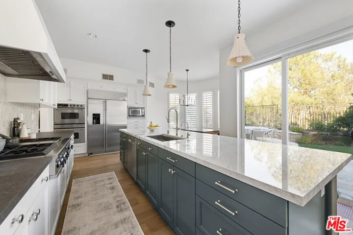 904 Blackbourne, Oak Park, California 91377