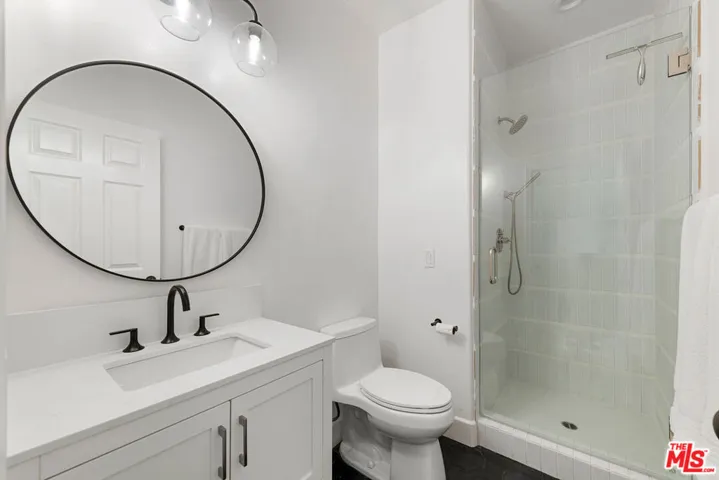 904 Blackbourne, Oak Park, California 91377